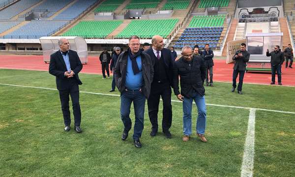 رئيس الكاف يتفقد ملعب فاس مع لقجع