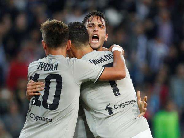 بنتانكور مع لاعبي يوفنتوس 