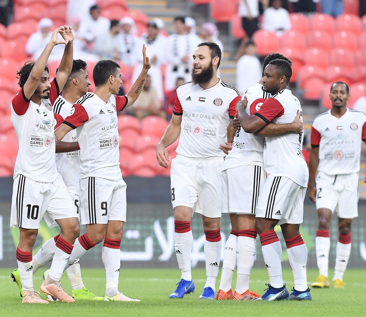 فرحة لاعبي الجزيرة 