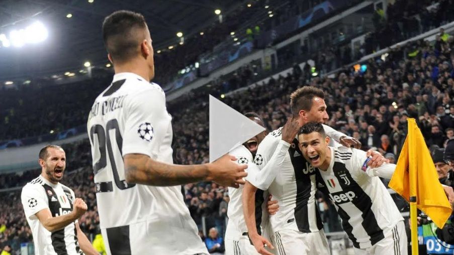 رونالدو مع زملائه في يوفنتوس