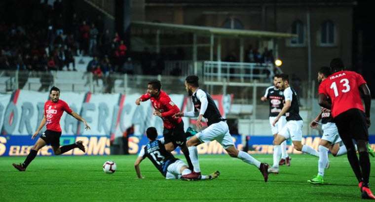 من الدوري الجزائري