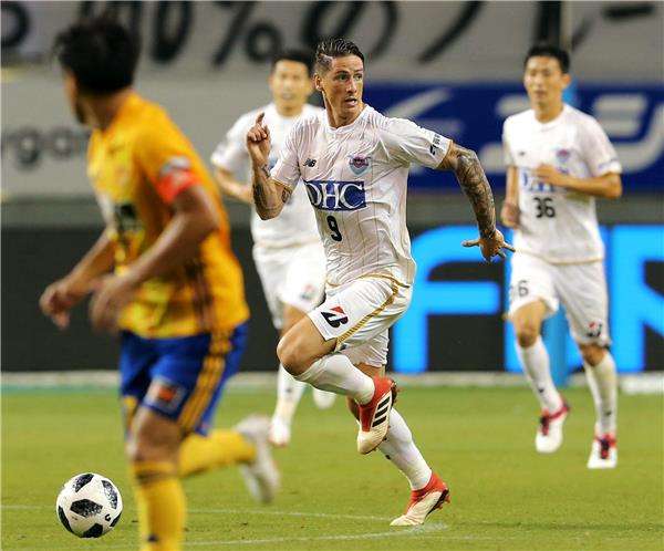 توريس رفقة فريقه ساجان توسو