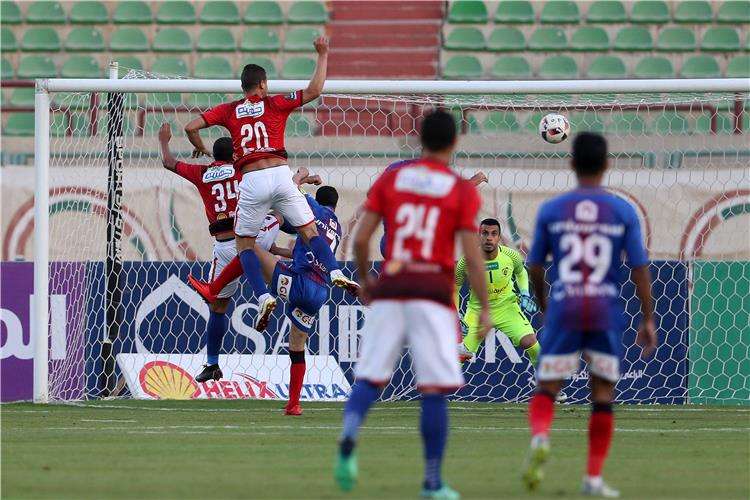 لقاء سابق بين الفريقين