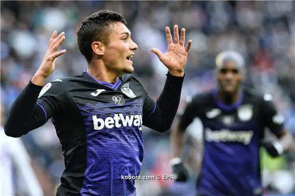 ?i=epa%2fsoccer%2f2018-12%2f2018-12-01%2f2018-12-01-07201859_epa