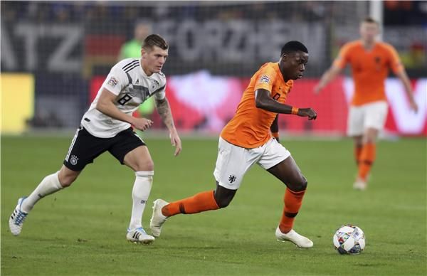 من لقاء ألمانيا وهولندا