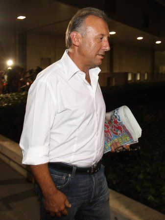 قام زاكيروني بشراء صحيفة سبونيتش آنيكس لتعلم ثقافة اليابانيين