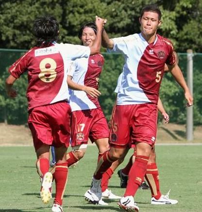 فرحة لاعبي فريق ريوكيو بالتأهل للدور الثاني