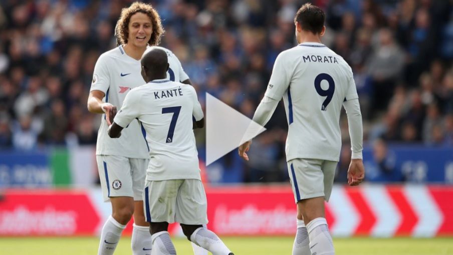 نجولو كانتي مع زملائه في تشيلسي