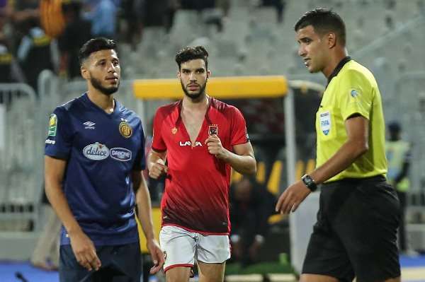 مهدي عبيد خلال المباراة