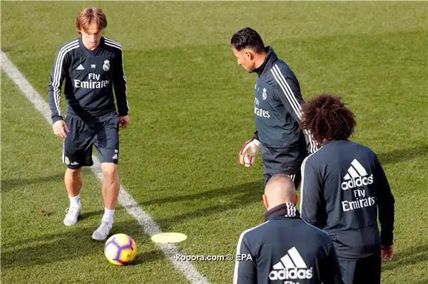 ?i=epa%2fsoccer%2f2018-12%2f2018-12-08%2f2018-12-08-07216467_epa