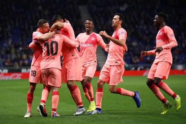 لاعبو برشلونة