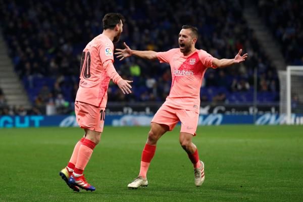 جوردي ألبا وليونيل ميسي