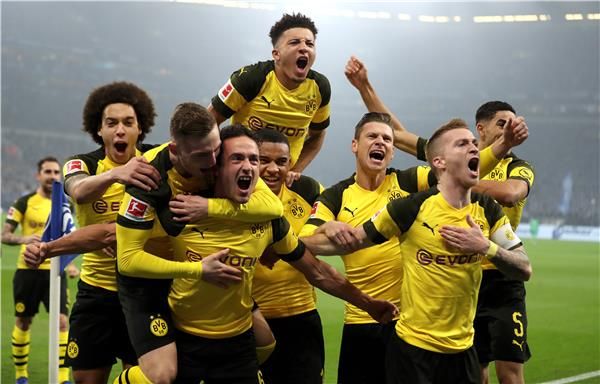 لاعبو بوروسيا دورتموند