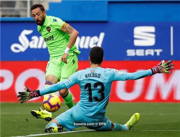 ?i=epa%2fsoccer%2f2018-12%2f2018-12-09%2f2018-12-09-07219045_epa