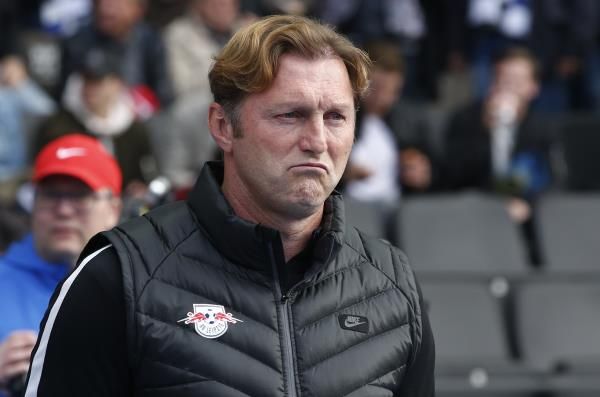 رالف هازنهاتل - أرشيفية