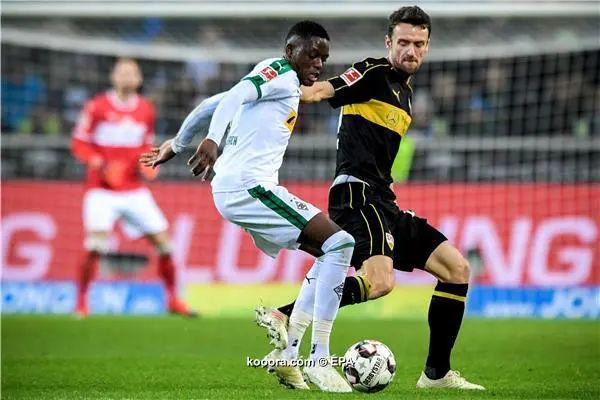 ?i=epa%2fsoccer%2f2018-12%2f2018-12-09%2f2018-12-09-07220080_epa