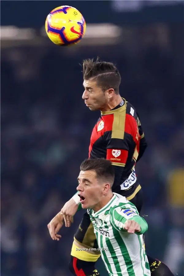 ?i=epa%2fsoccer%2f2018-12%2f2018-12-09%2f2018-12-09-07220452_epa