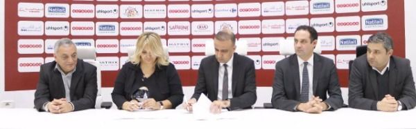 من توقيع العقد 