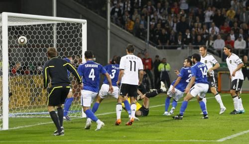 2010-09-07t201956z_01_wr03_rtridsp_3_soccer-euro_reuters