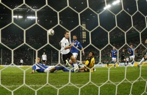 2010-09-07t201538z_01_ina113_rtridsp_3_soccer-euro_reuters