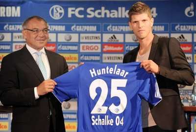 كلاس يان هونتلار أثناء تقديمه