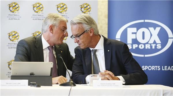 جالوب (يمين)