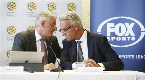 جالوب (يمين)