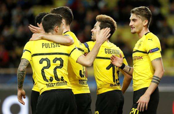 لاعبو بوروسيا دورتموند