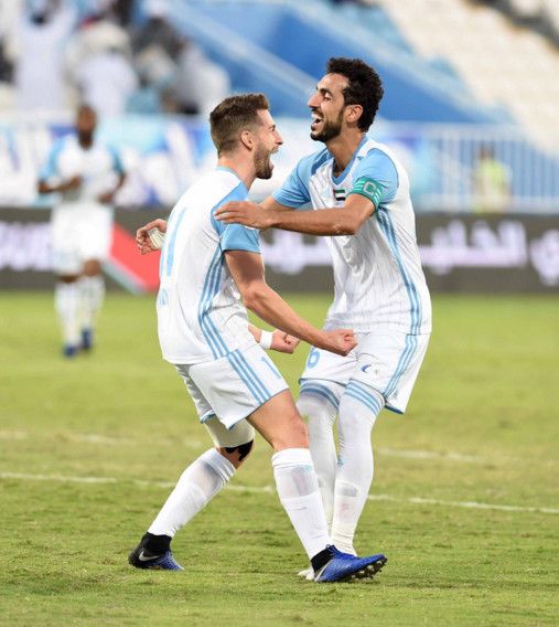 فرحة لاعبي بني ياس