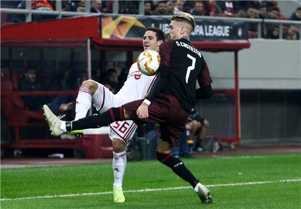 جانب من لقاء ميلان وأولمبياكوس