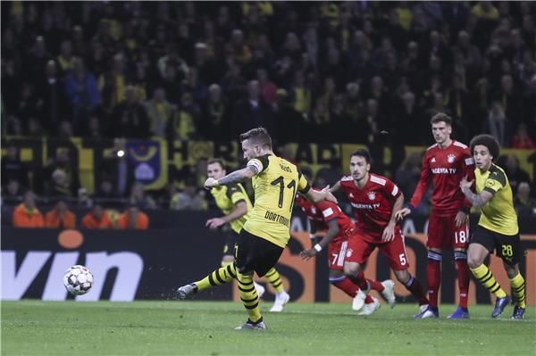 لقاء سابق بين دورتموند وبايرن ميونخ