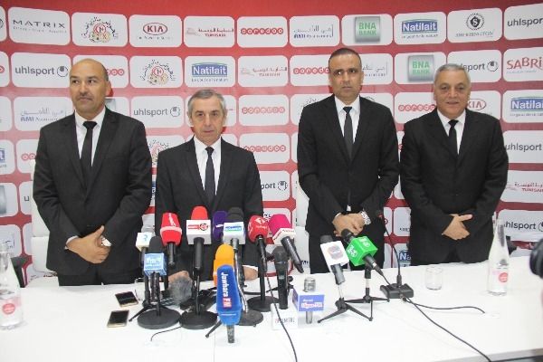  من المؤتمر الصحفي لتقديم المدرب آلان جيريس