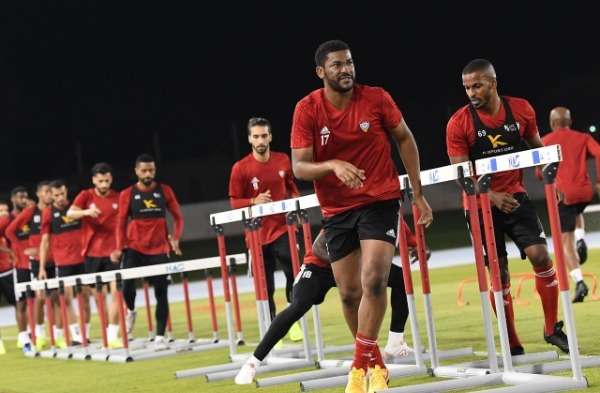 من تدريبات منتخب الإمارات