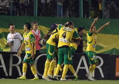 فرحة لاعبي الشبيبة بالهدف