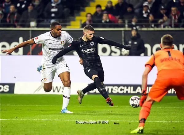 ?i=epa%2fsoccer%2f2018-12%2f2018-12-16%2f2018-12-16-07235935_epa