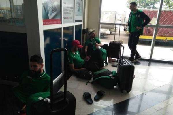 وفد شباب قسنطينة بالمطار