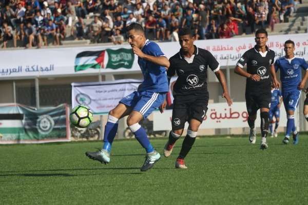 لقطة من إحدى مباريات الدوري