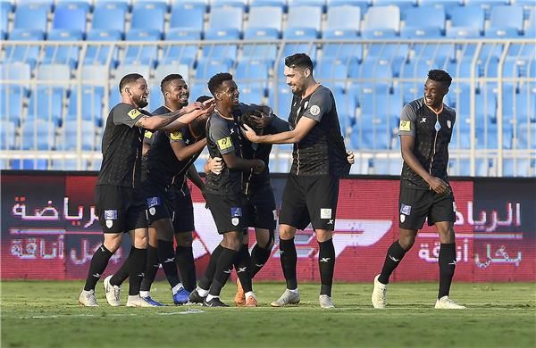 فرحة لاعبي الشباب 