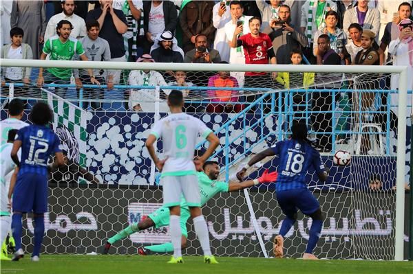 جانب من مباراة الهلال والأهلي 