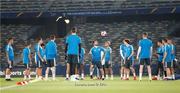 ?i=epa%2fsoccer%2f2018-12%2f2018-12-21%2f2018-12-21-07243505_epa