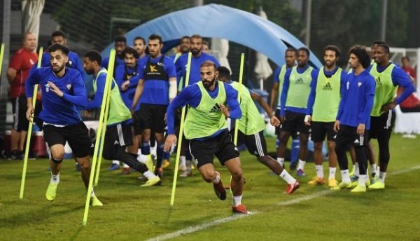 من تدريبات المنتخب الإماراتي 