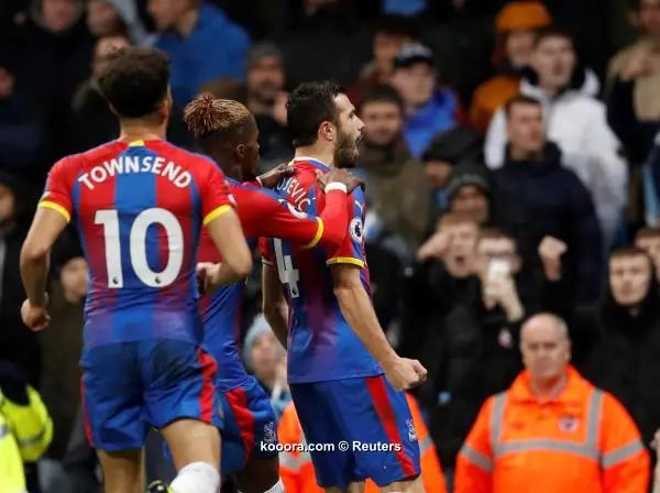 ?i=reuters%2f2018-12-22%2f2018-12-22t161445z_919985090_rc1a31947cd0_rtrmadp_3_soccer-england-mci-cry_reuters