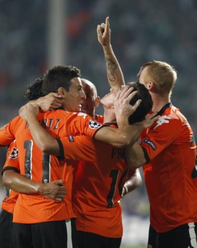 2010-09-14t202140z_01_osm04_rtridsp_3_soccer-champions_reuters