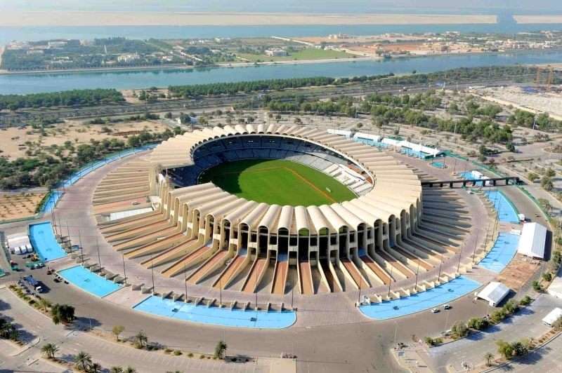إستاد مدينة زايد الرياضية