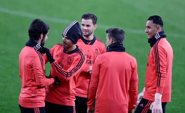 نافاس مع لاعبي ريال مدريد
