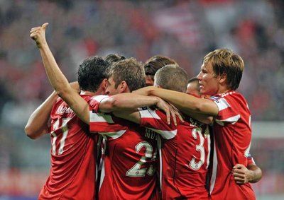 فرحة لاعبي البافاري بهدف توماس مولر الاول 