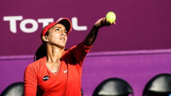  فاطمة النبهانية