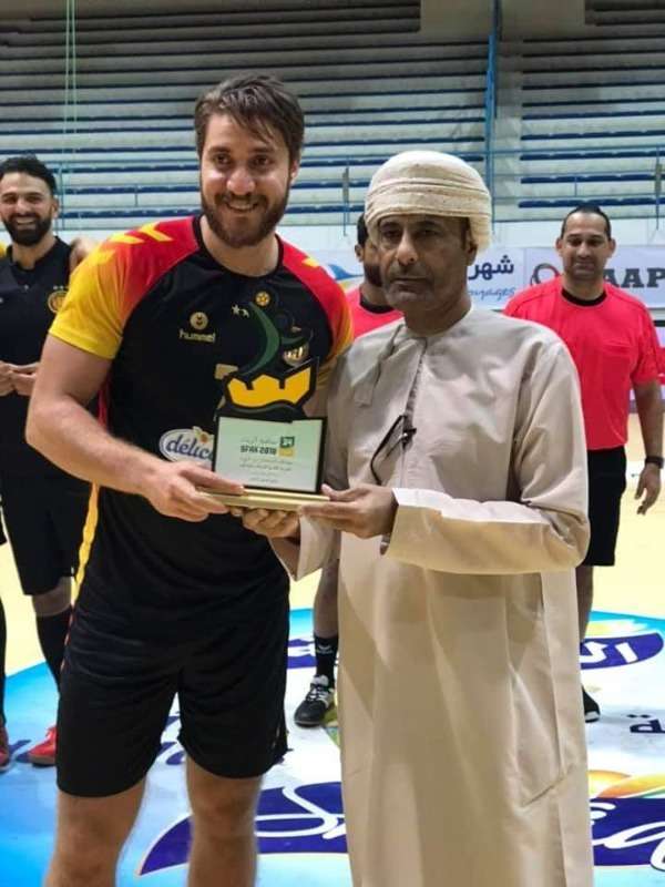 اليحياوي يحصل على جائزة أفضل لاعب