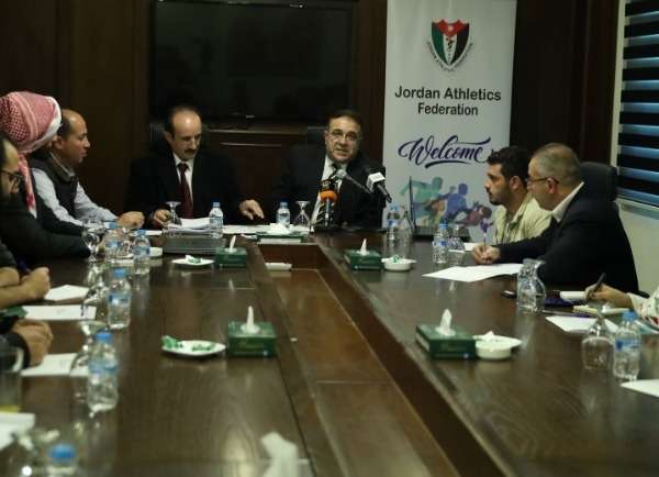 من الاجتماع