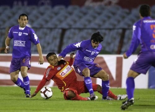 2010-09-17t012944z_01_mnt03_rtridsp_3_soccer-latam_reuters